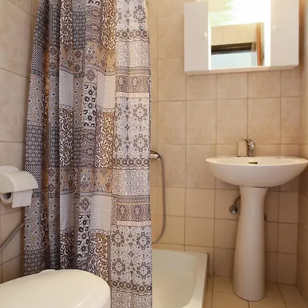 Roa Seaside Apartment Vergia