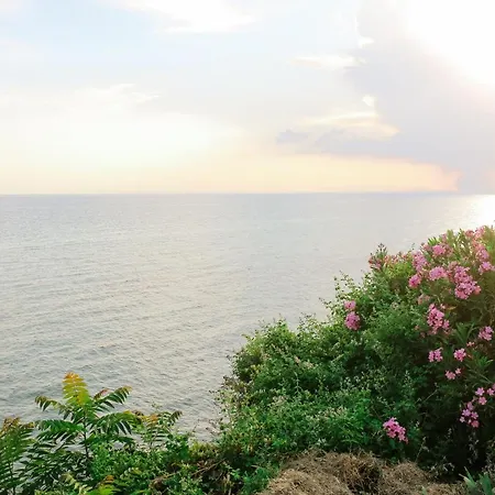 Roa Seaside Appartement Vergia